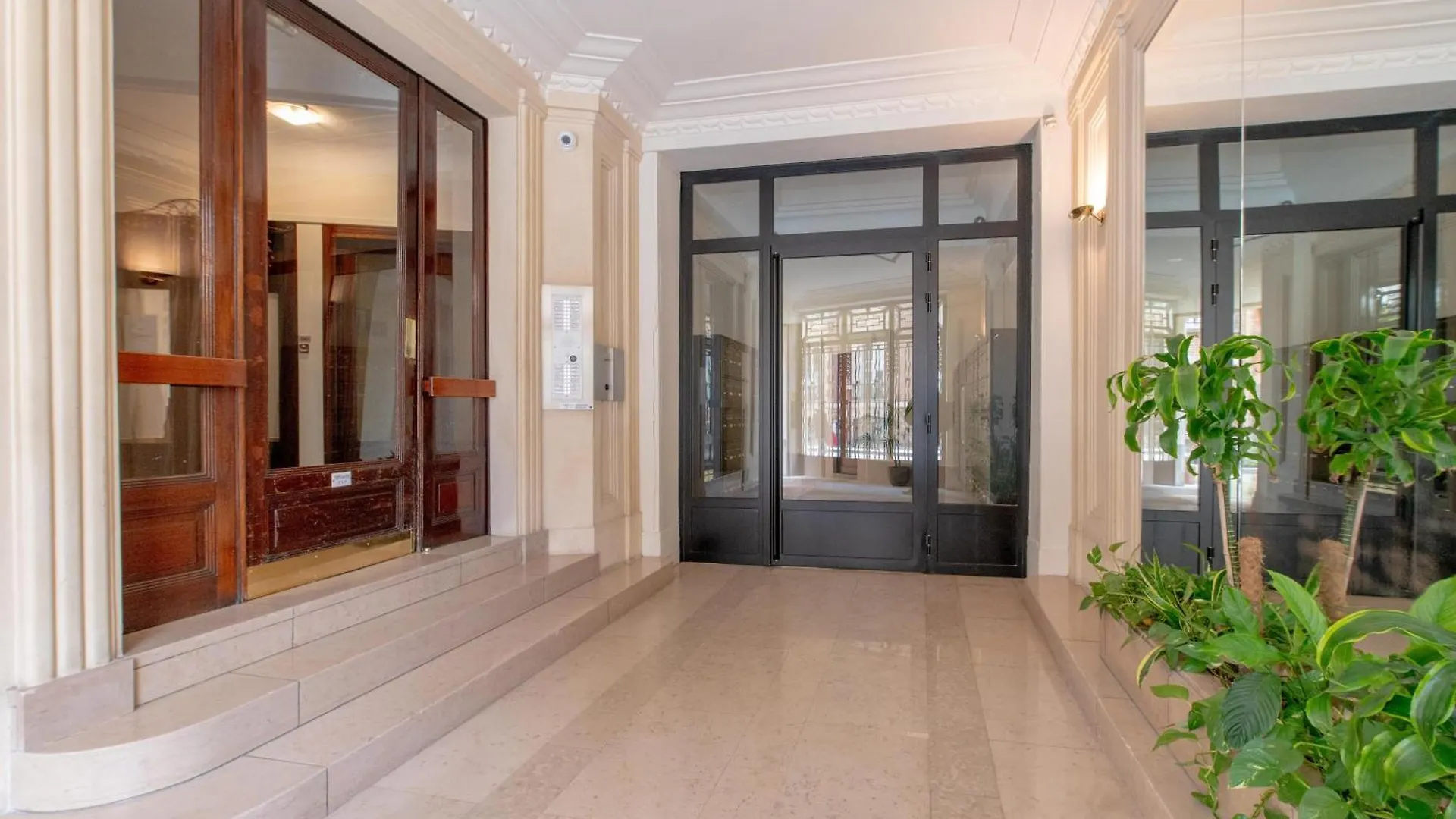 1-Bedroom Gem Eiffel Tower View, Terrace, And Ac Paris Apartment