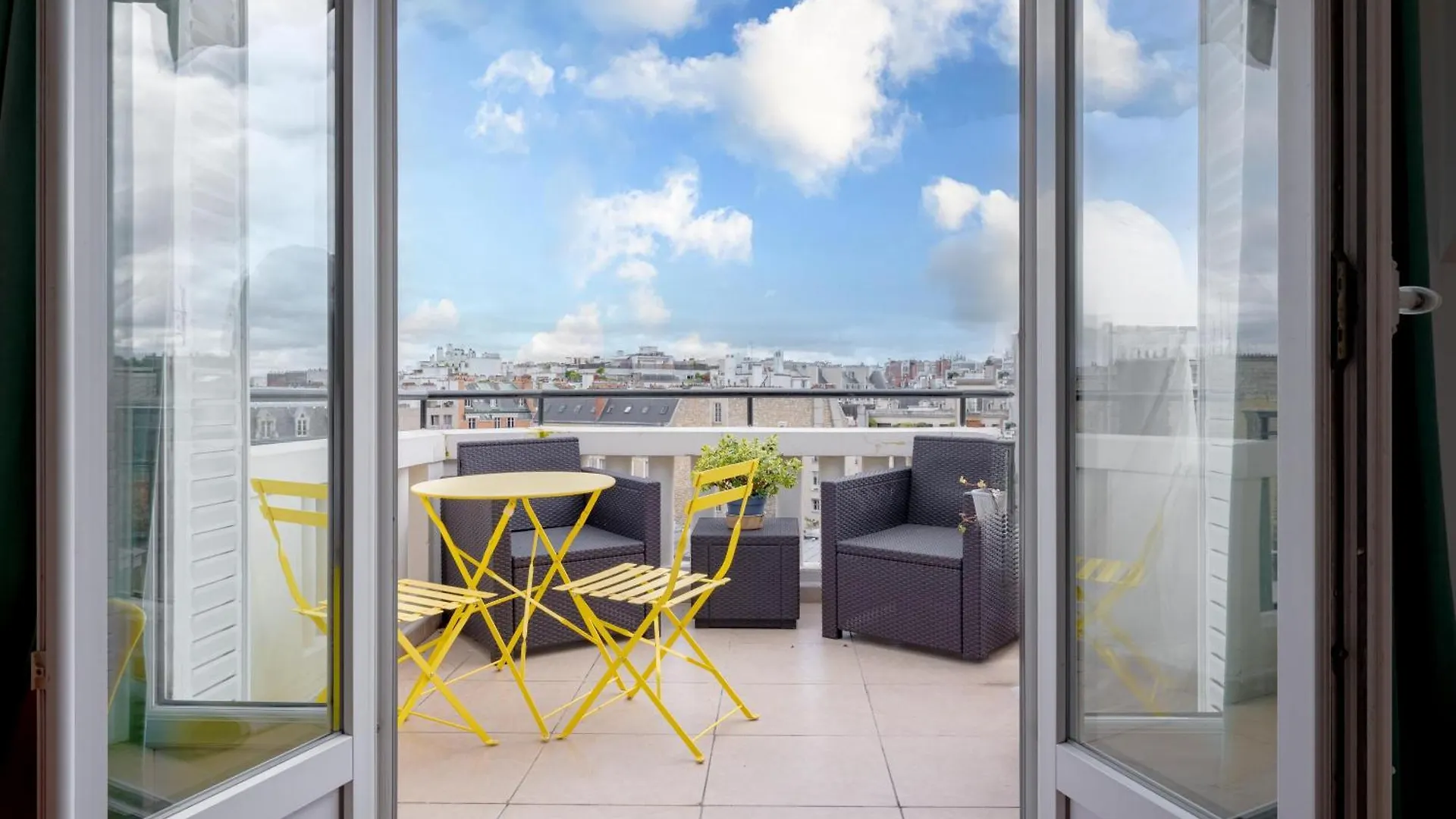 Apartment 1-Bedroom Gem Eiffel Tower View, Terrace, And Ac Paris France