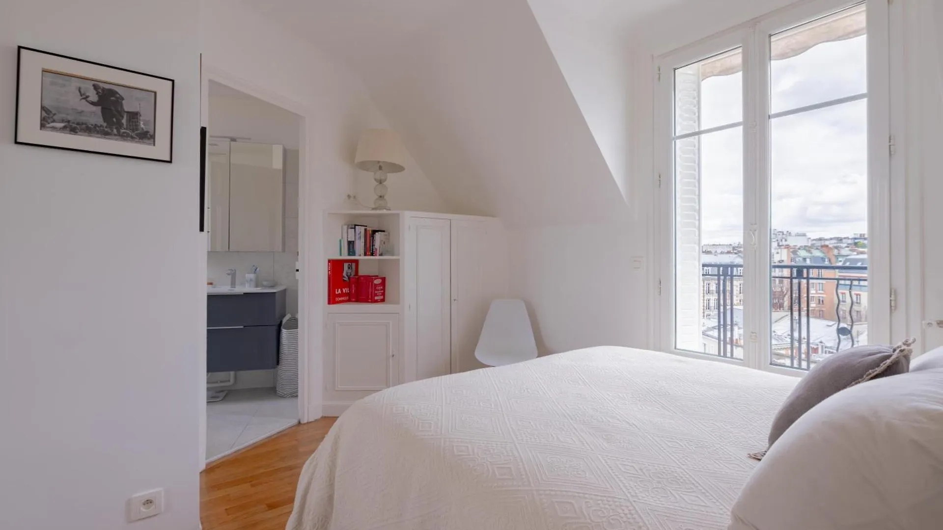1-Bedroom Gem Eiffel Tower View, Terrace, And Ac Paris Apartment
