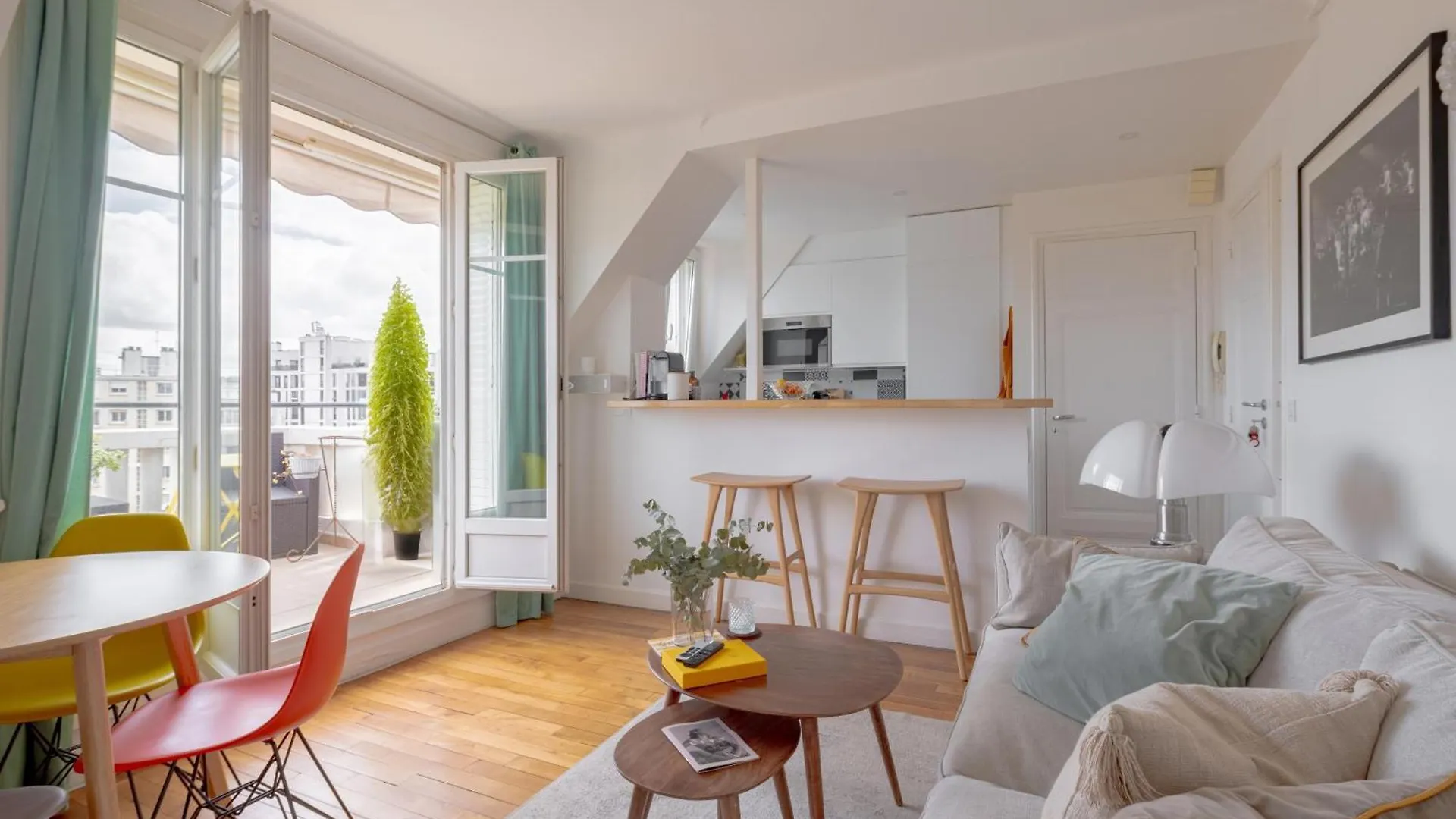 1-Bedroom Gem Eiffel Tower View, Terrace, And Ac Paris 0*,